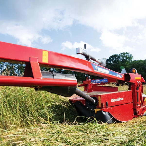 New Holland Discbine® Side-Pull Disc Mower-Conditioners
