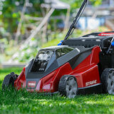 Toro 60V MAX* 21 in. Stripe™ Self-Propelled Mower - 6.0Ah Battery/Charger Included (21621)