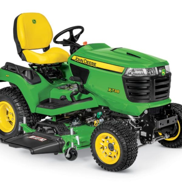 John Deere X738 Signature Series Lawn Tractor