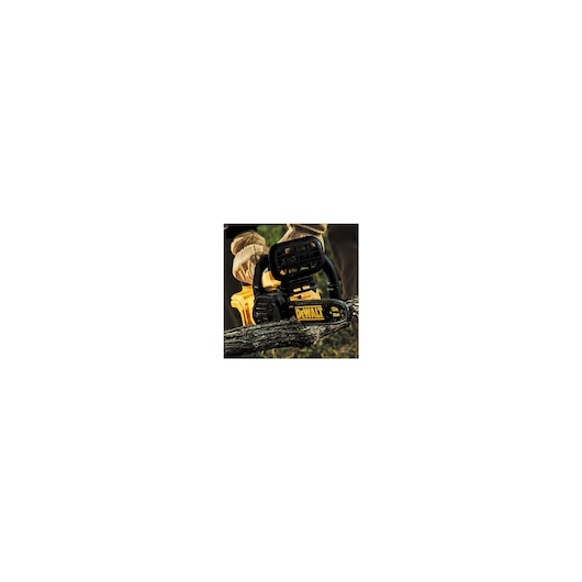 DEWALT 20V MAX* XR® COMPACT 12 IN. CORDLESS CHAINSAW KIT