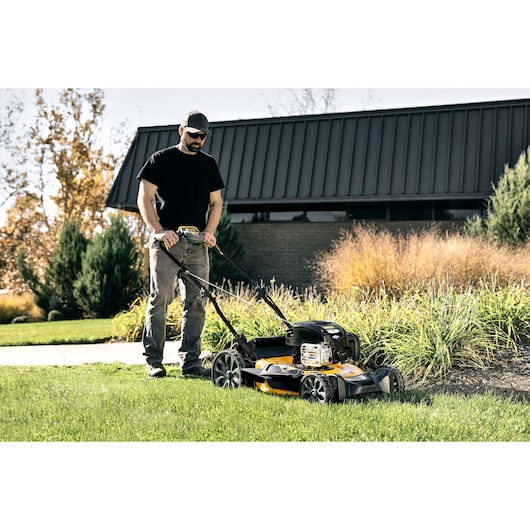 DEWALT 21 in. High Wheel Self-Propelled RWD Mower