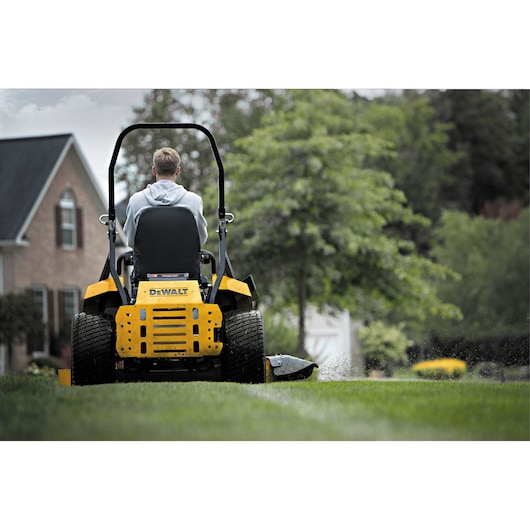 DEWALT Z254 54 in Kawasaki Gas Hydrostatic Commercial Zero-Turn Mower (24 HP)