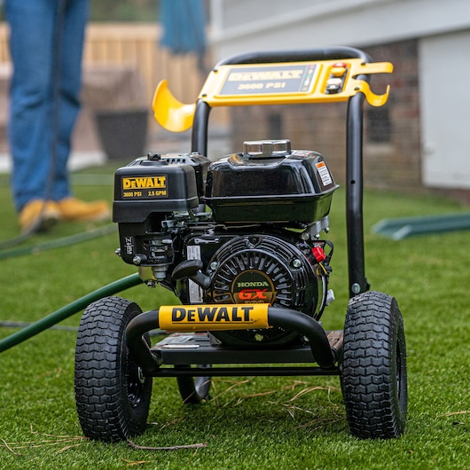 DEWALT 3600 PSI at 2.5 GPM Cold Water Gas Pressure Washer